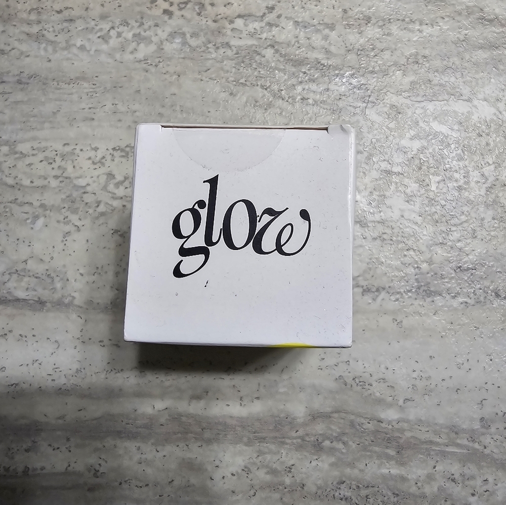 Gleamin Vitamin C Clay Mask for Dark Spots, Dull Skin, Scarring, Blemish + More. - Picture 3 of 4